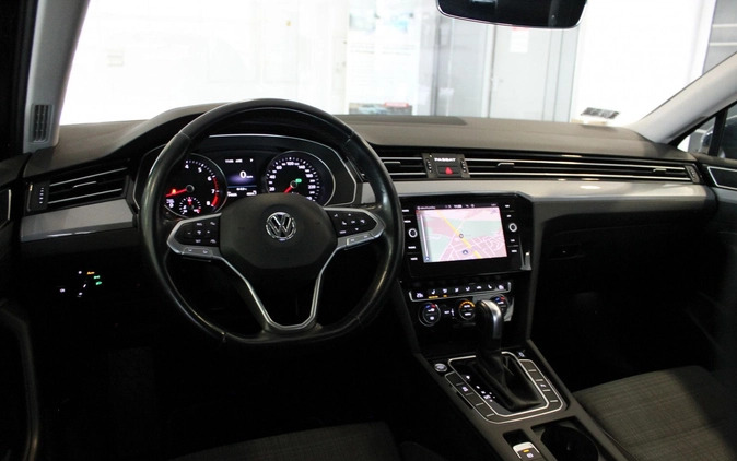 Volkswagen Passat cena 89900 przebieg: 94000, rok produkcji 2019 z Wasilków małe 301